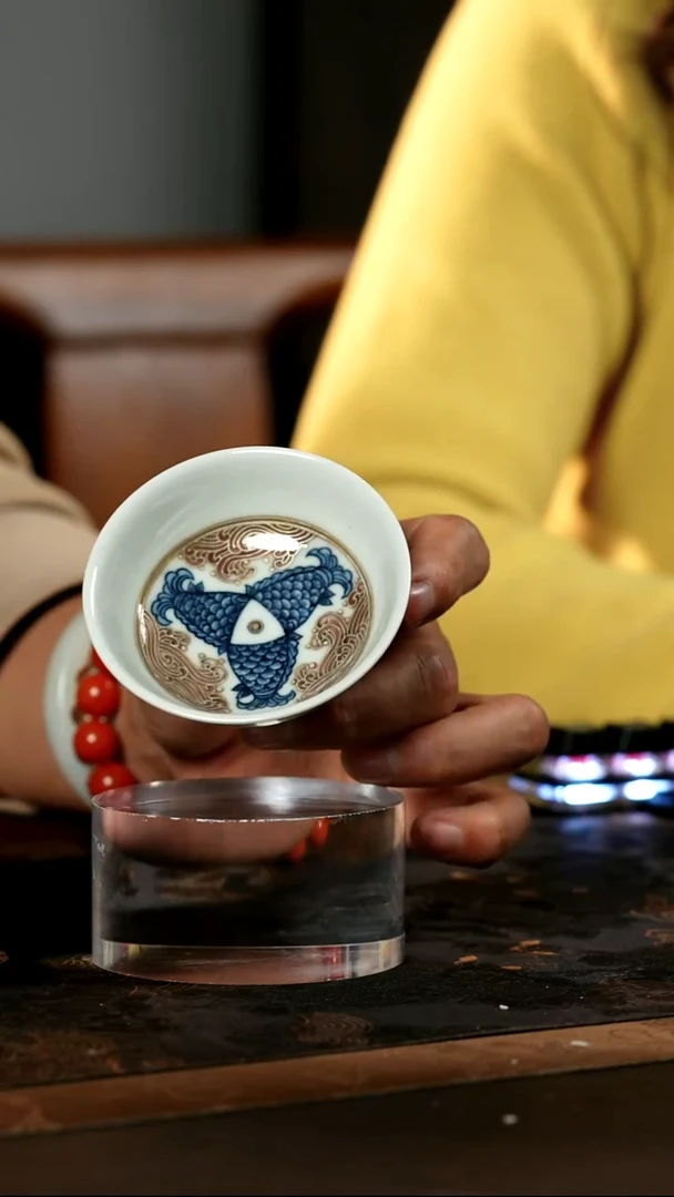 景德镇鹤鸣三鱼共生杯