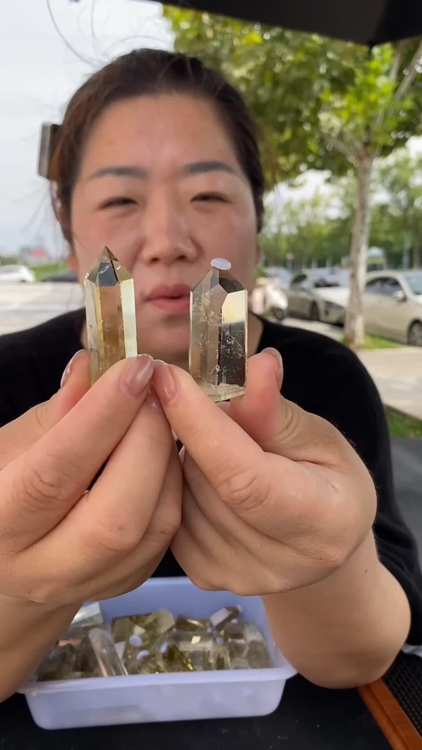 未镶嵌珠宝半成品水晶黄水晶柱子【2】个装D285多样性发货