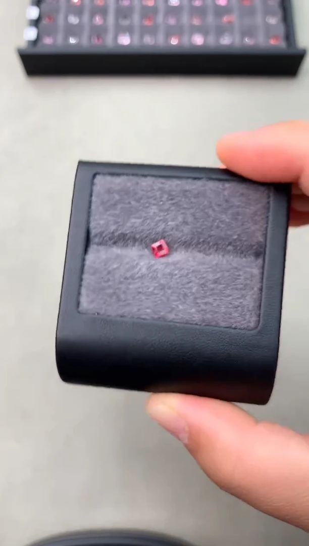 【闪购商品】定制尖晶石裸石未镶嵌0.36ct 吉尔德纳米亚绝地武士