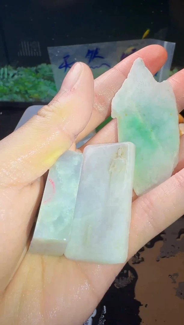 翡翠未镶嵌颈饰011天然缅甸A货翡翠