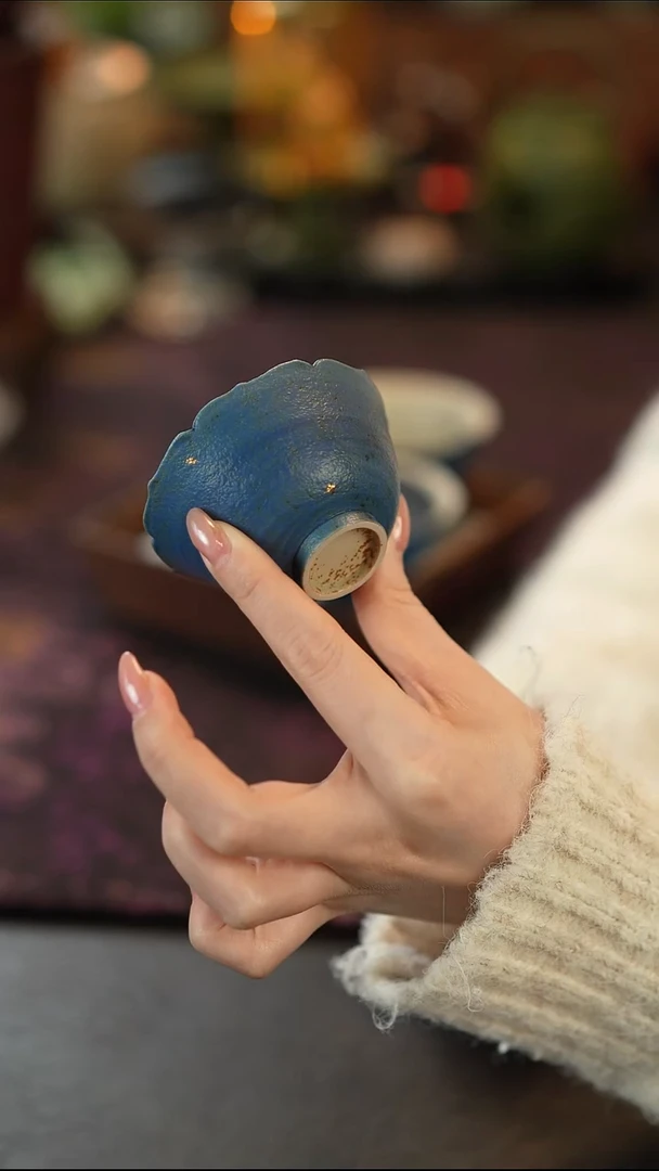 1青金蓝内绘蝴蝶-花瓣凌青杯