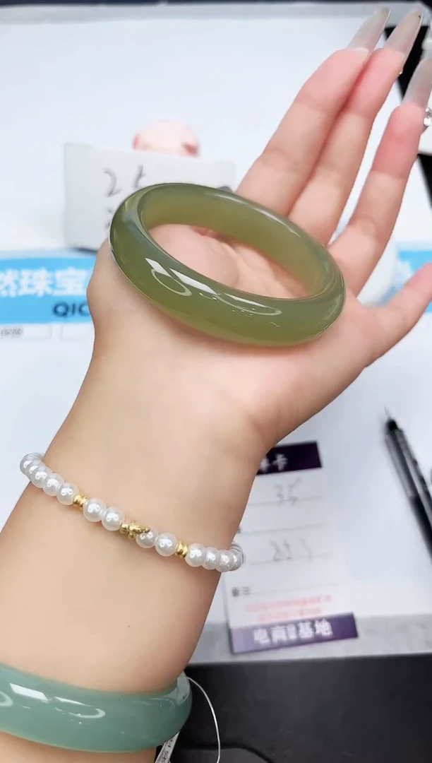 石英质玉手镯未镶嵌35-55.3