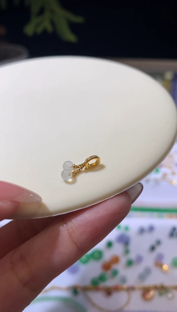 18K金镶嵌定制翡翠滴流830+83