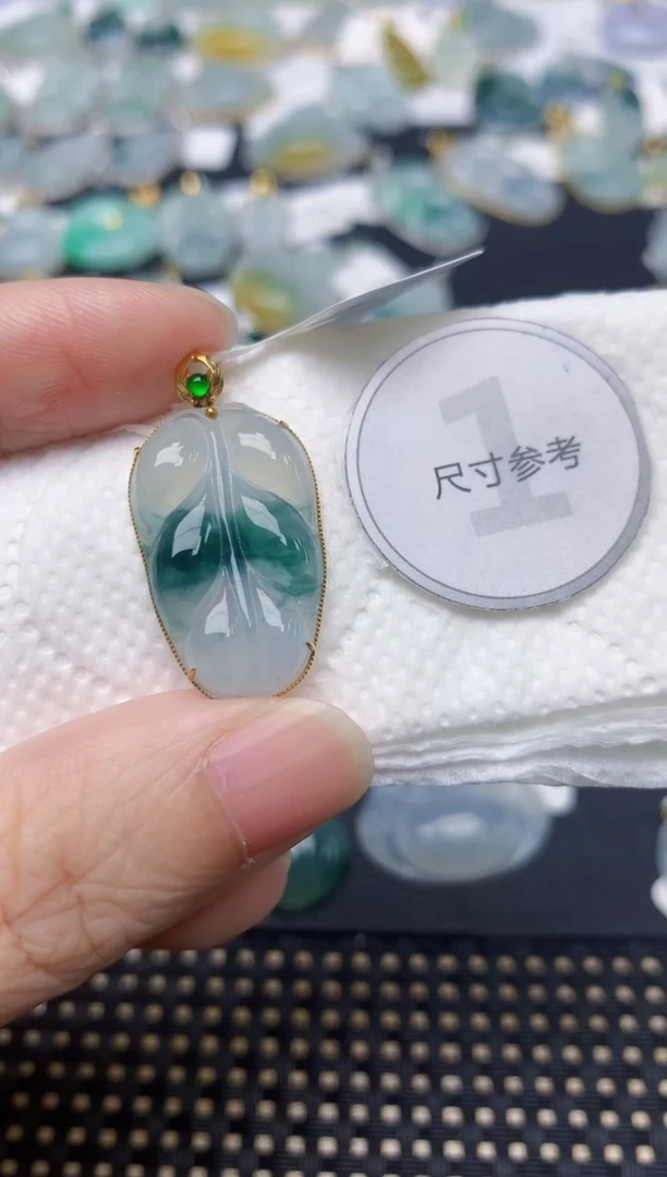 颈饰18K金镶嵌翡翠天然缅甸A货翡翠
