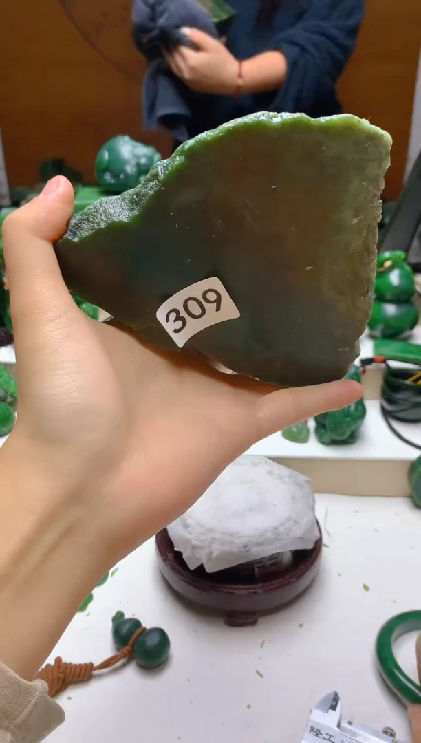 未镶嵌和田玉（碧玉）珠宝半成品0