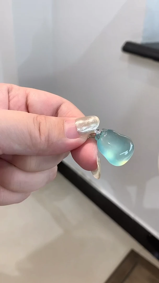 未镶嵌蛇纹石玉颈饰福瓜不带链子