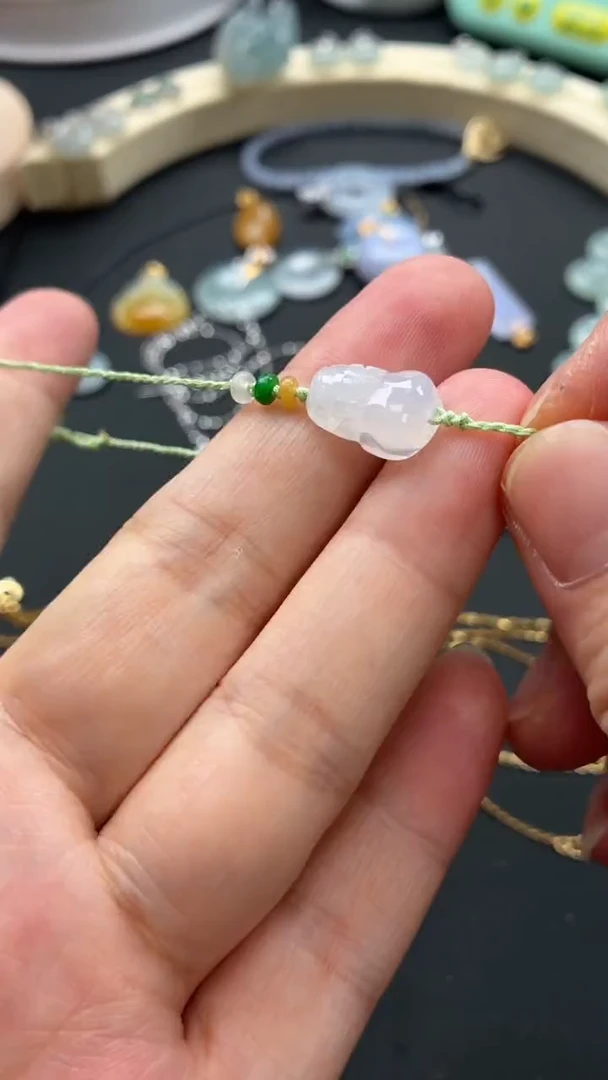 翡翠未镶嵌颈饰翡翠貔貅手绳