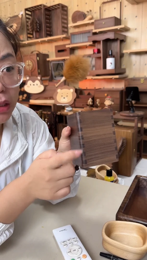 木北美黑胡桃榫卯笔筒