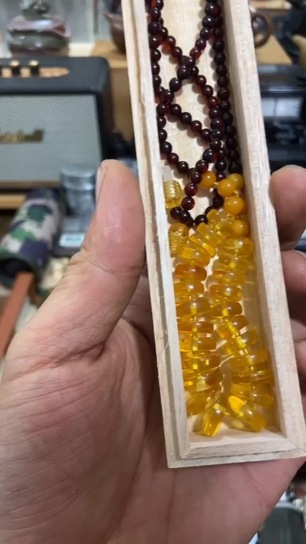瓷片闪购商品  如图所示