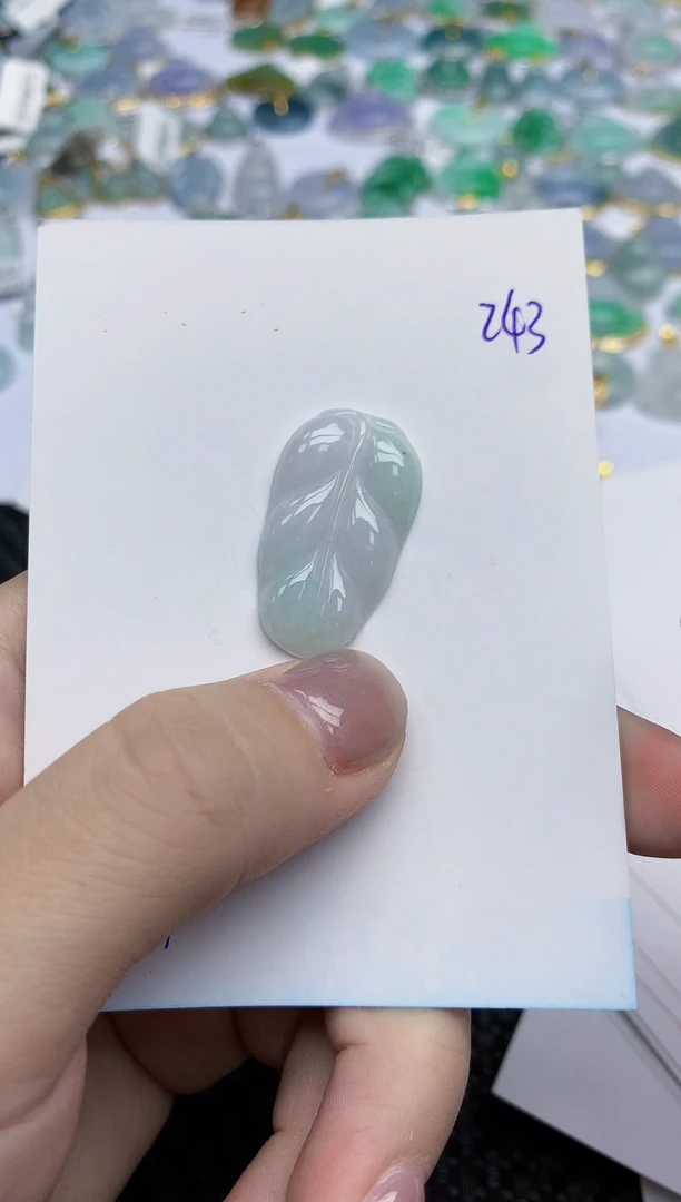 【闪购商品】翡翠颈饰未镶嵌天然翡翠A货