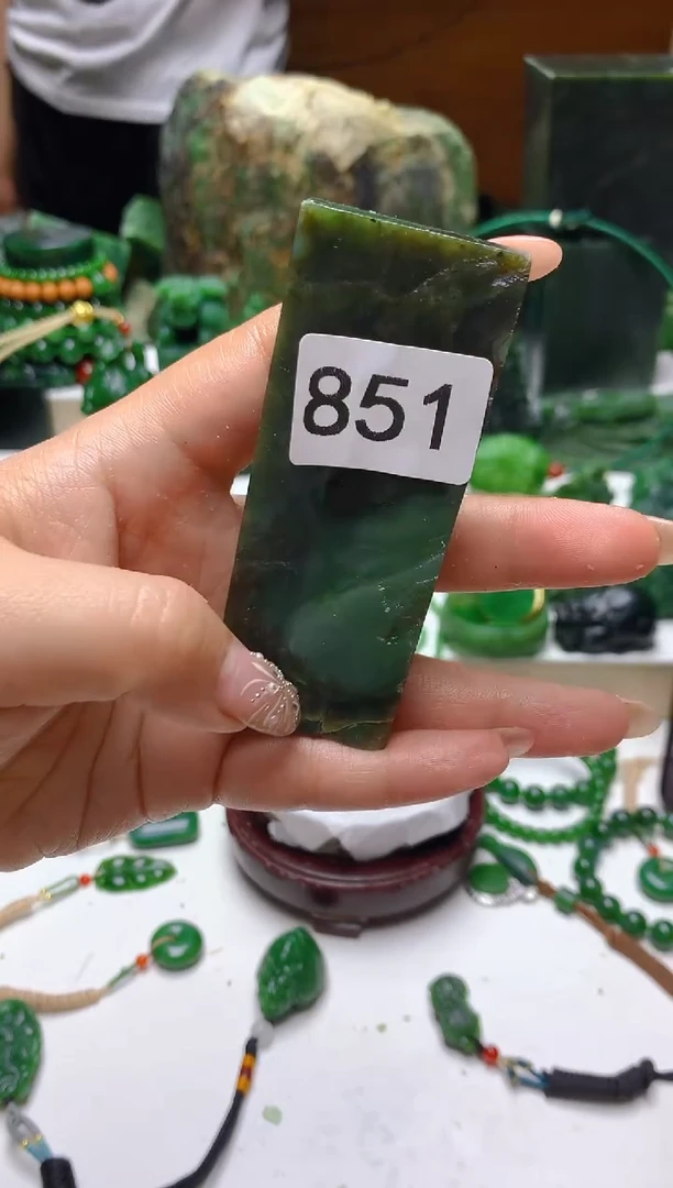 未镶嵌和田玉（碧玉）珠宝半成品1
