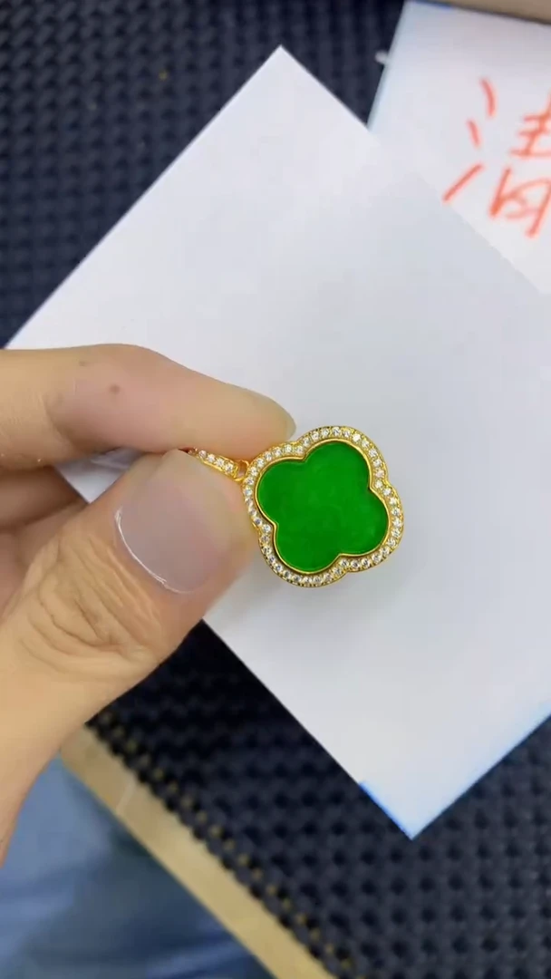 翡翠未镶嵌吊坠(不含链)1