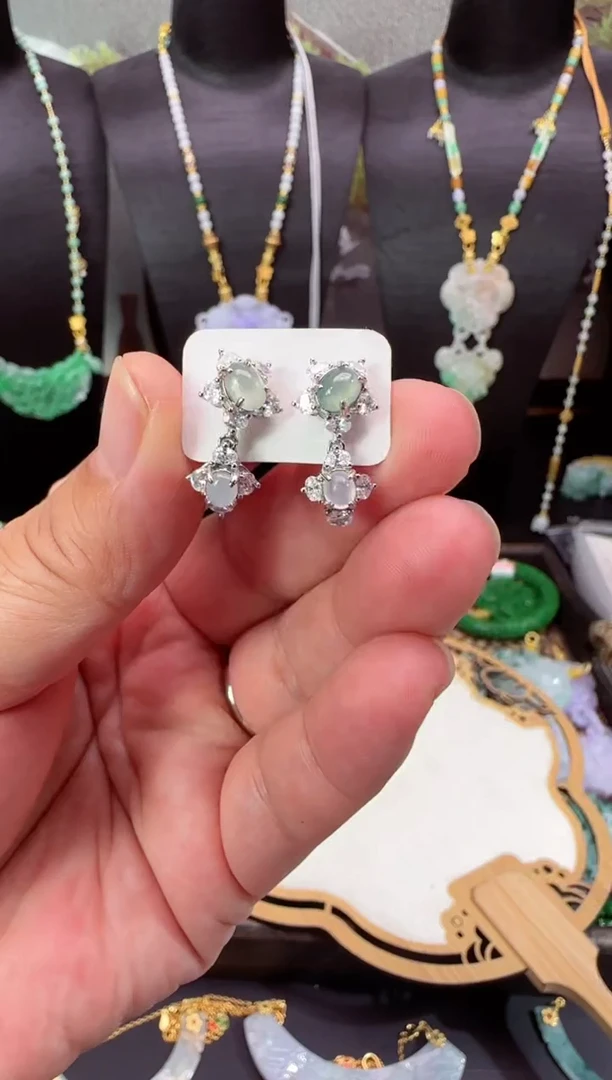 【闪购商品】翡翠颈饰未镶嵌拍照