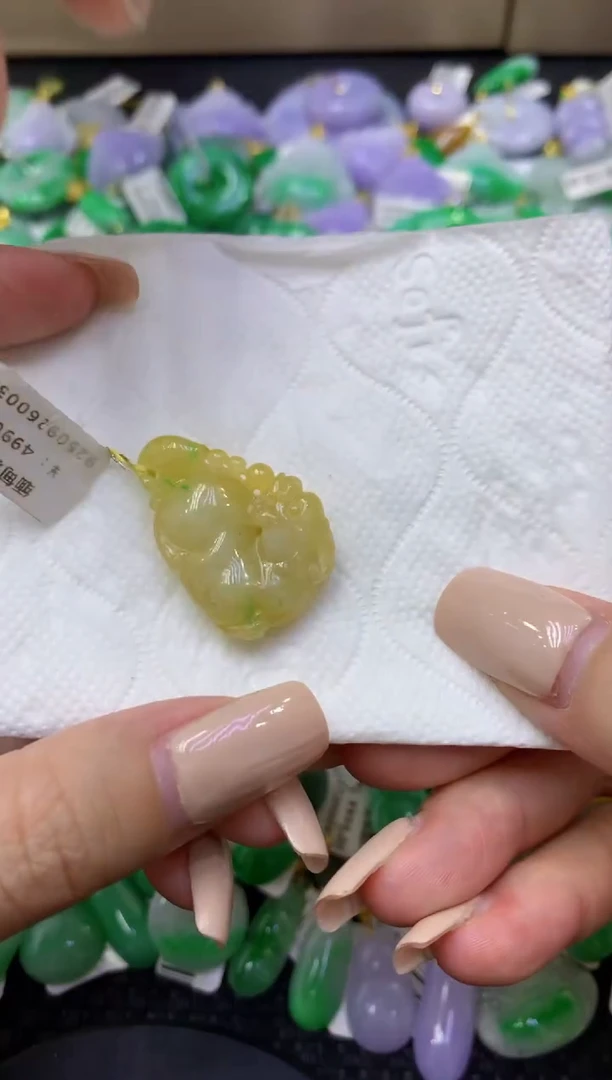 颈饰18K金镶嵌翡翠天然缅甸翡翠A货