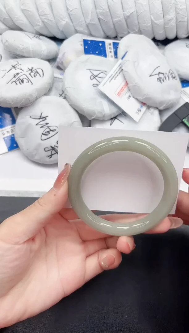 未镶嵌手镯石英质玉208-61.4DY