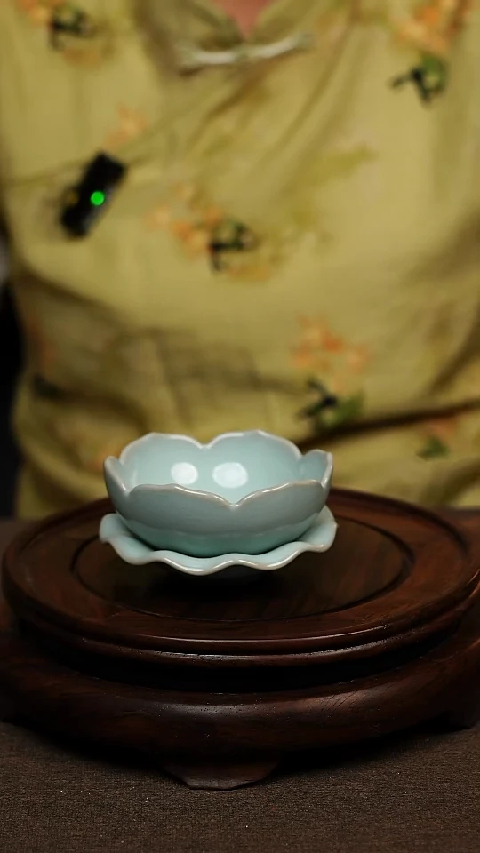 瓷片天青色莲花茶漏 微瑕不带礼盒