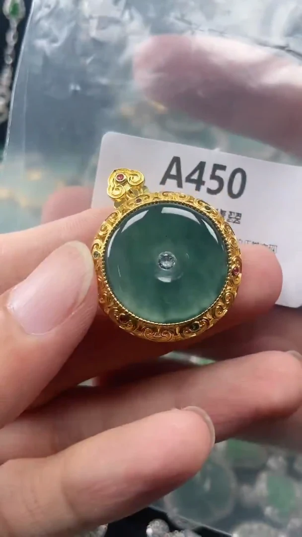 颈饰未镶嵌翡翠天然翡翠