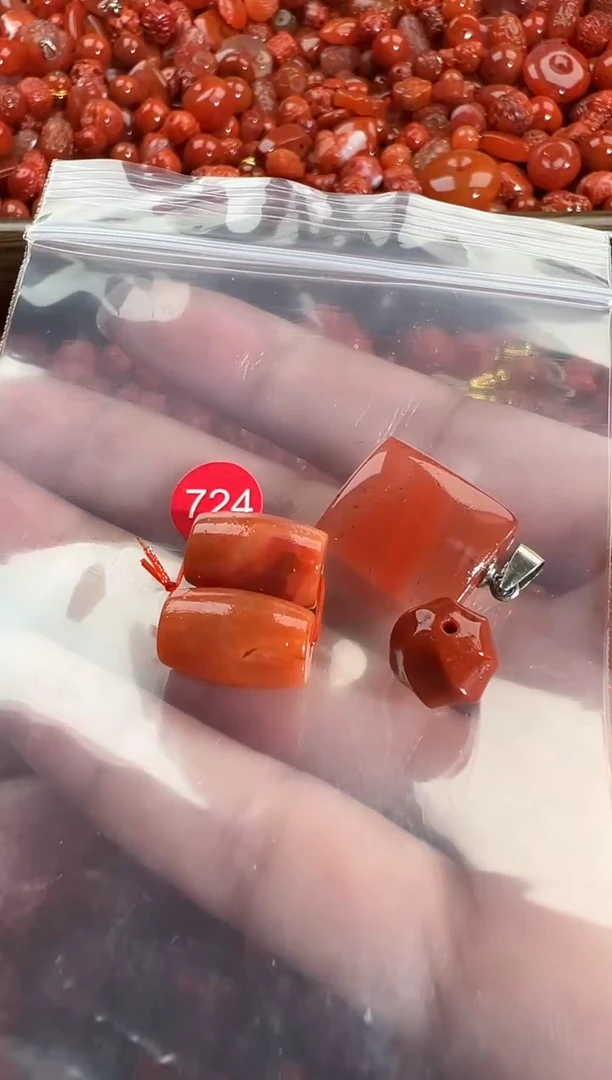 颈饰未镶嵌南红玛瑙1