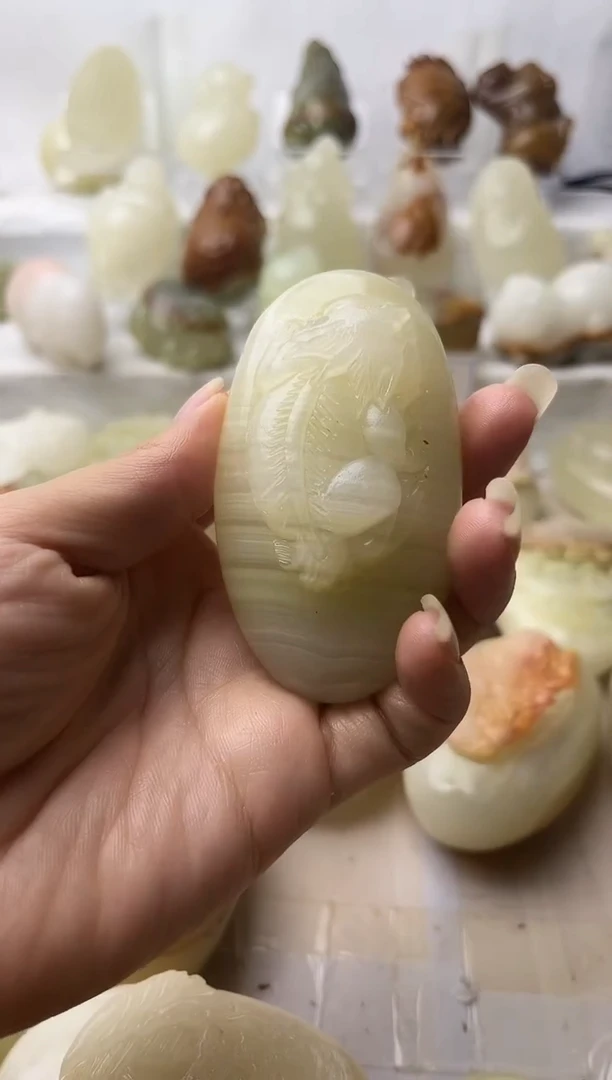 石材方解石手把件不退换貔貅