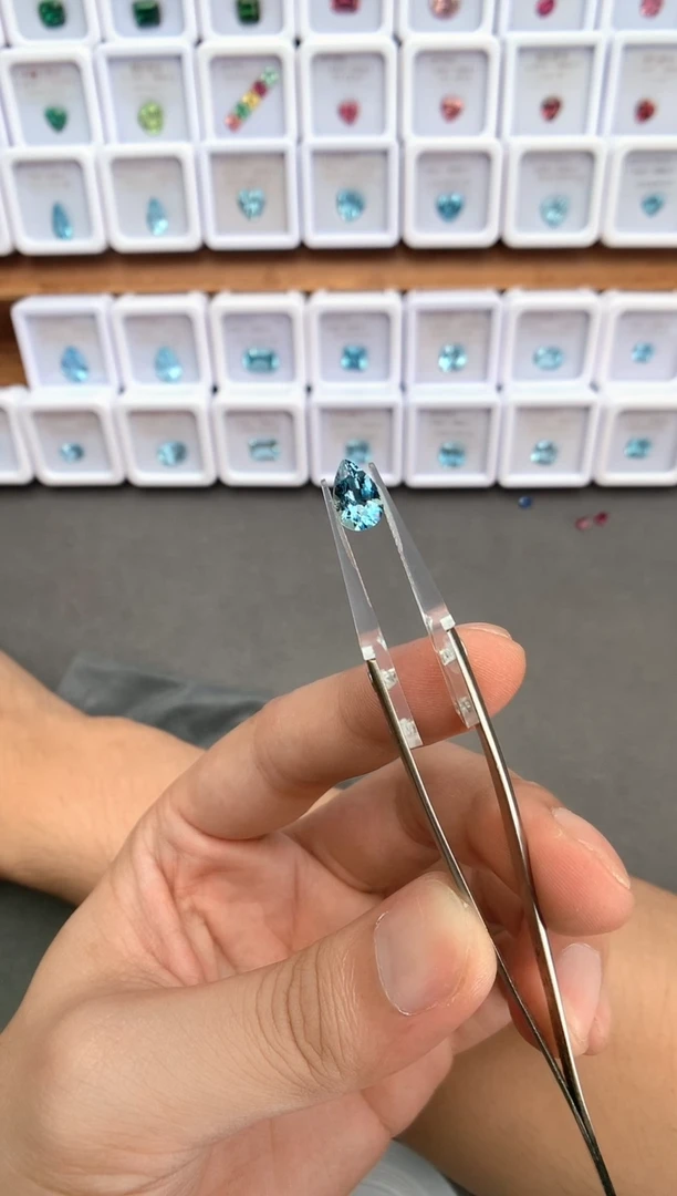 定制海蓝宝石裸石未镶嵌1.39ct 圣玛 02001