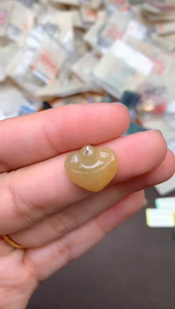 未镶嵌挂件翡翠—