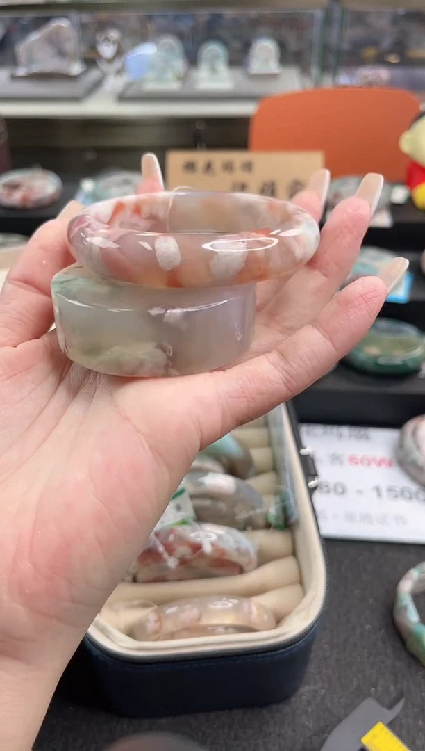 未镶嵌手镯石英质玉尘*丷圈口（赠品镯心）