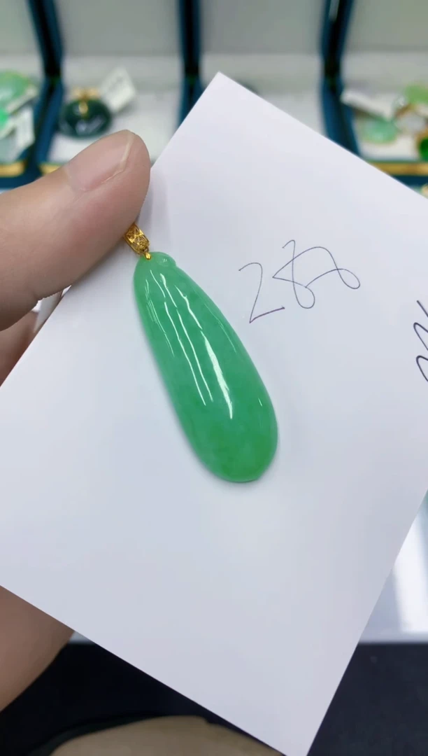 颈饰18K金镶嵌翡翠翡翠