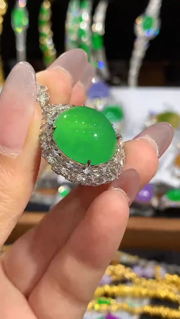 吊坠(不含链)18K金镶嵌翡翠多样性发其一