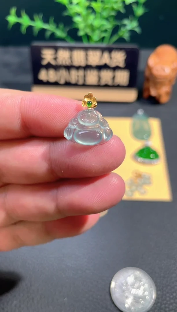 颈饰18K金镶嵌翡翠翡翠