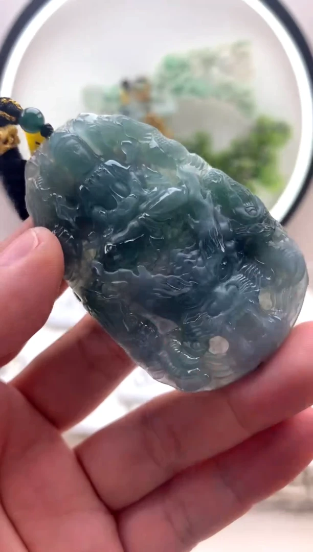 颈饰未镶嵌翡翠九龙观音