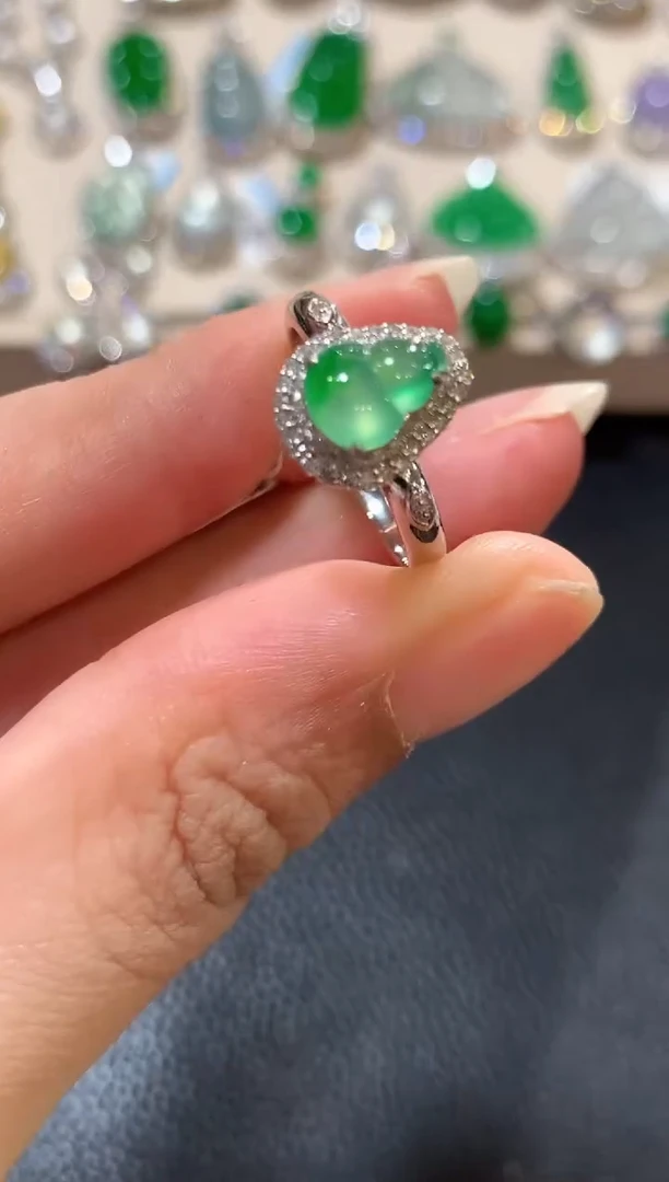 18K金镶嵌戒指翡翠z103