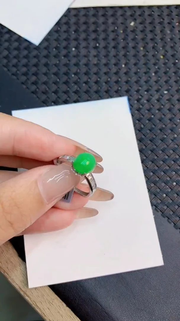 颈饰未镶嵌翡翠1