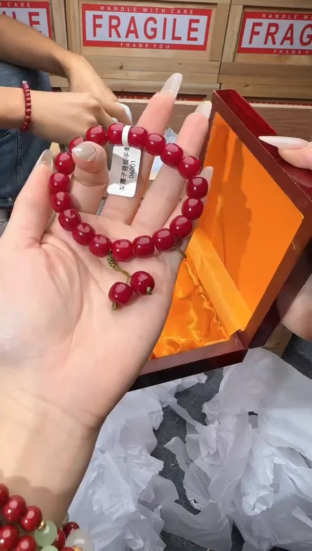精美手串（无礼盒）