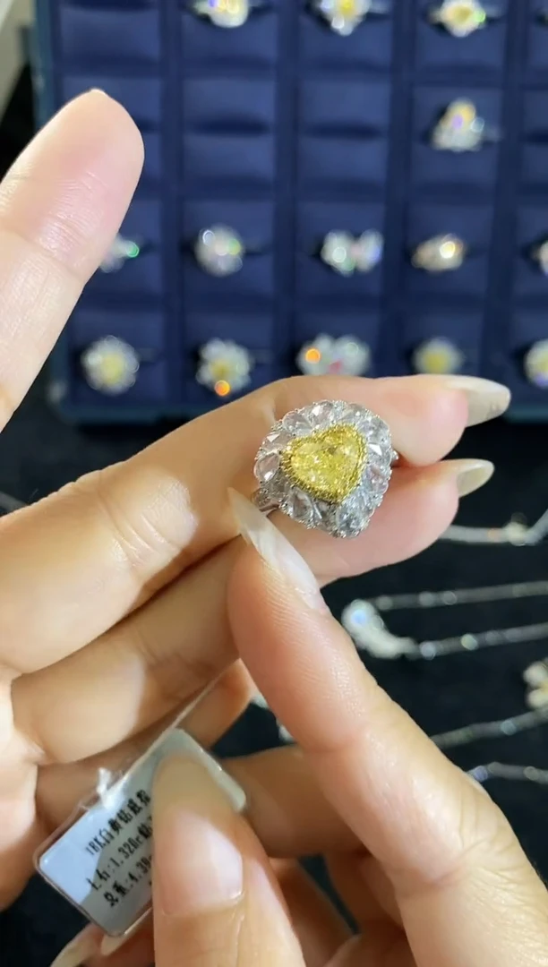 戒指18K金镶嵌钻石321