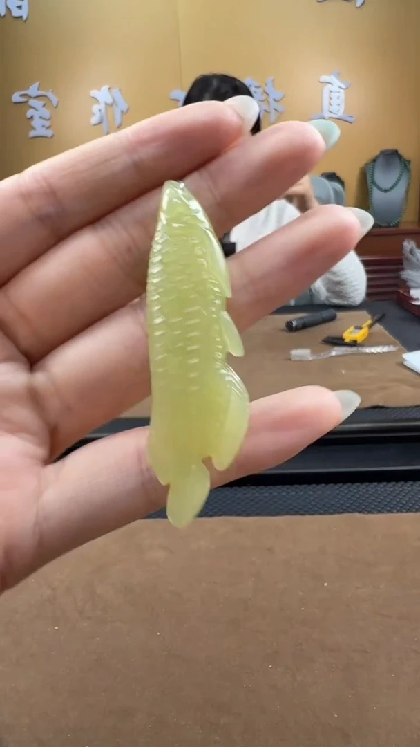 颈饰未镶嵌和田玉挂件