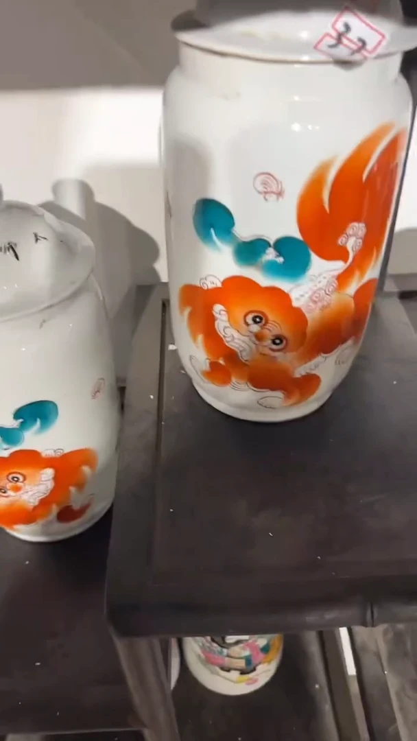 摆件瓷摆件瓷摆件狮子壮罐