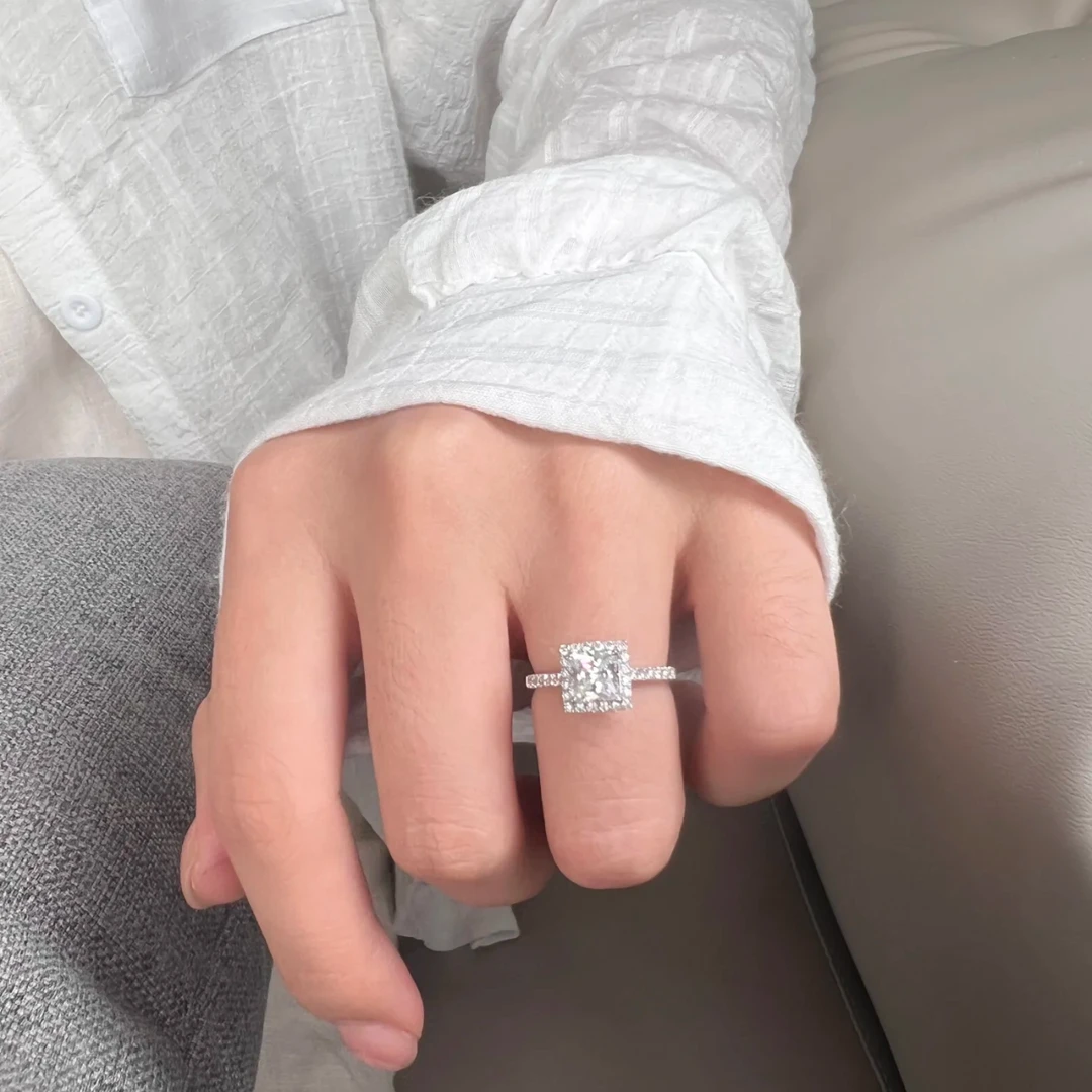 合金莫桑石戒指 围镶公主方高品质D色莫桑女戒时尚百搭女莫桑钻