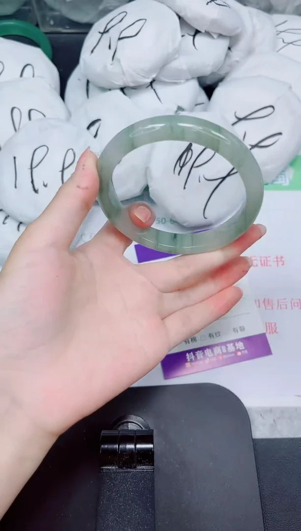 石英质玉手镯未镶嵌58-63