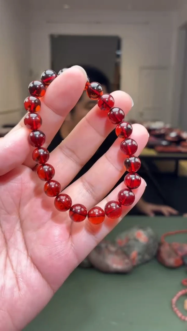未镶嵌血珀手串单圈手串一条约8mm多样性发货