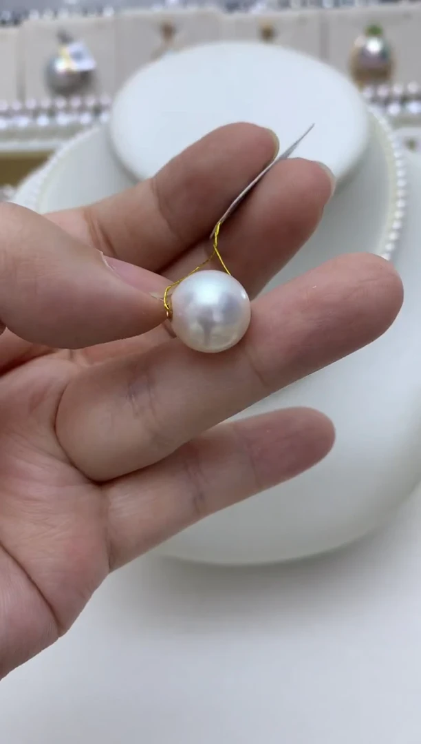 颈饰18K金镶嵌淡水珍珠e6