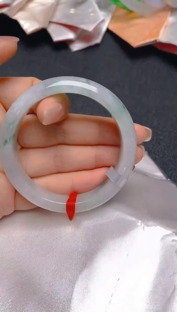 【闪购商品】翡翠手镯未镶嵌067  圈口53+