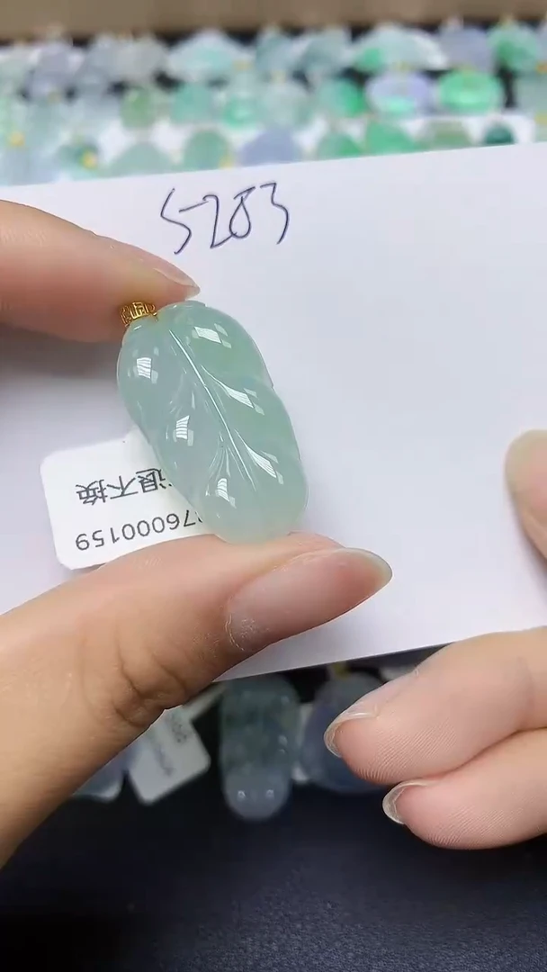 翡翠18K金镶嵌颈饰 天然缅甸翡翠A货