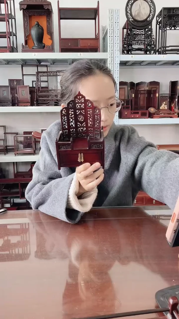 红酸枝木类巴里黄檀梳妆台  100