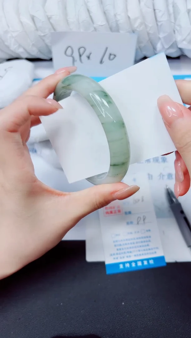 石英质玉手镯未镶嵌5/60.8