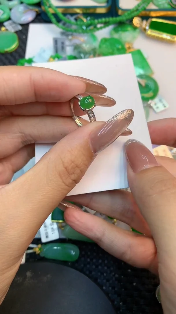 颈饰未镶嵌翡翠1