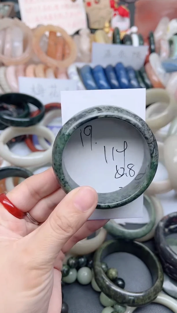 未镶嵌手镯石英质玉119