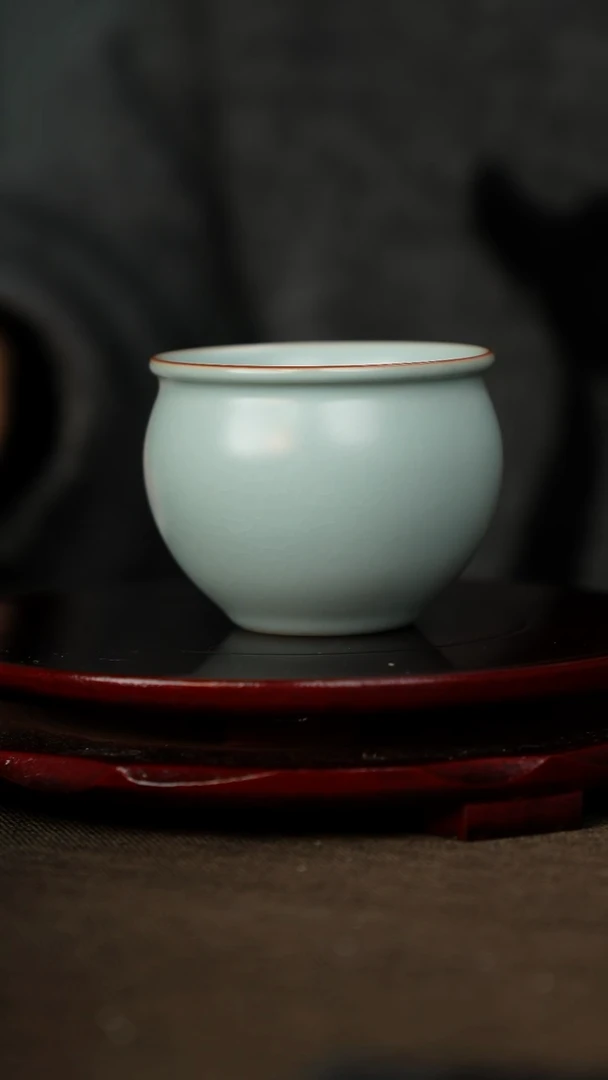 微微瑕 鸡缸杯 无底款