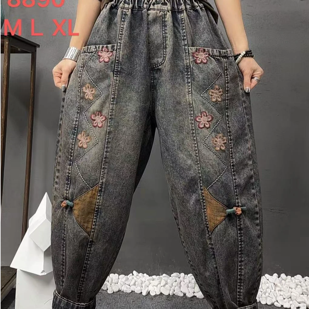 新款8890小花刺绣盘扣款牛仔裤哈伦九分春秋时尚高腰百搭女士欧韩