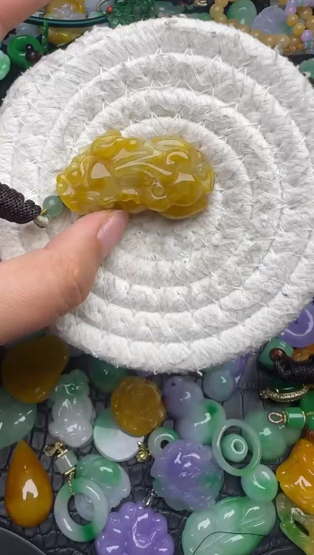 颈饰未镶嵌翡翠缅甸翡翠吊坠