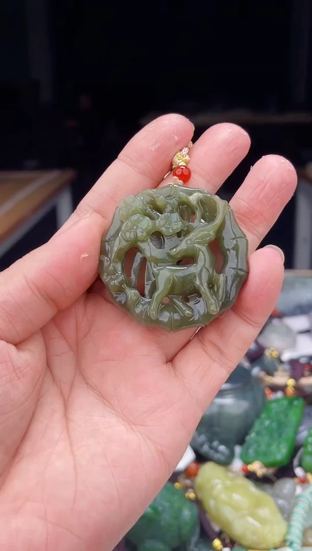 颈饰未镶嵌和田玉1